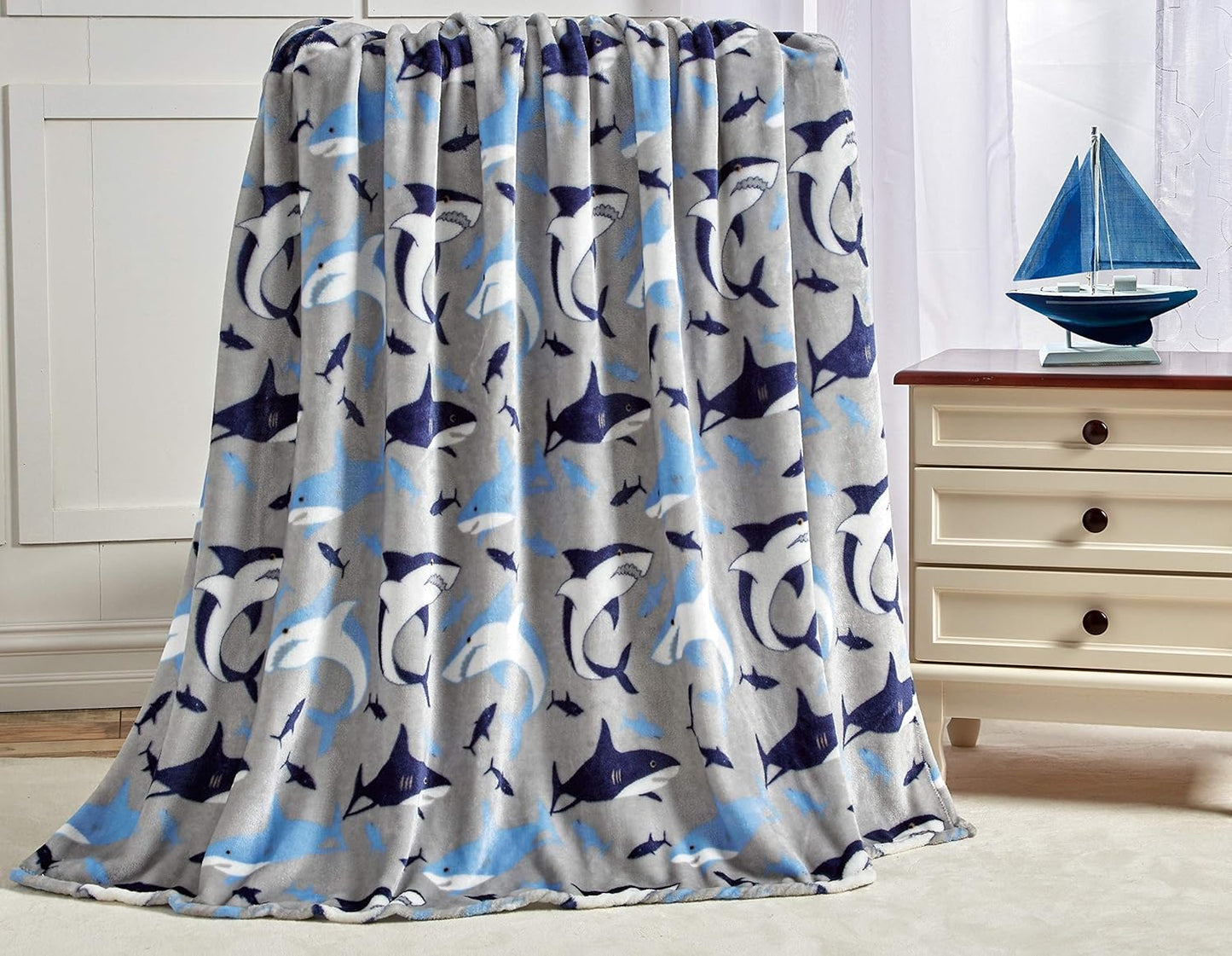 Soft Fleece Throw Blanket 50x60 – Lightweight Cozy Bed Couch Sofa Blanket for All Seasons
