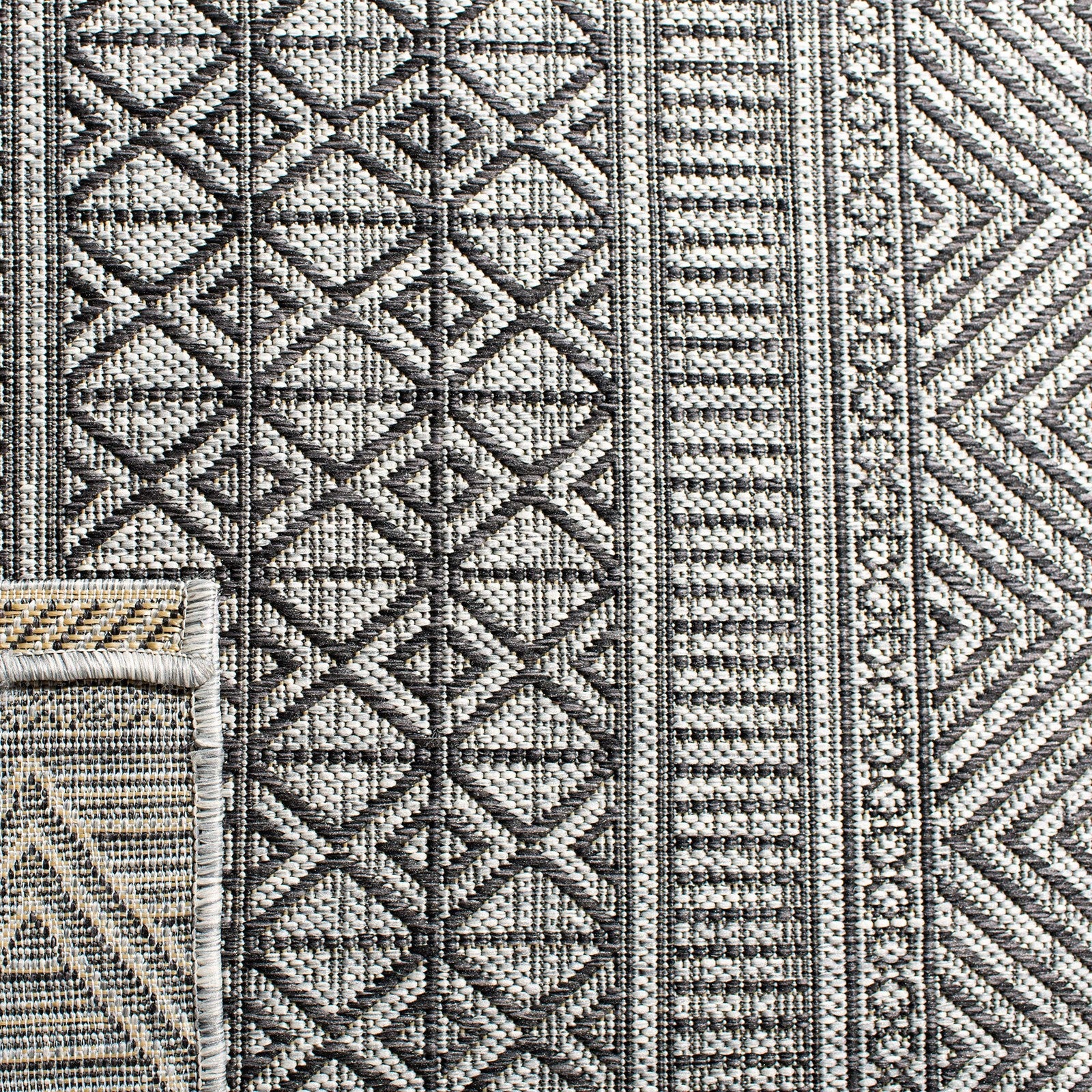 Safavieh Washable Rug Outdoor Courtyard Collection - 23 X 67 Runner Black Grey