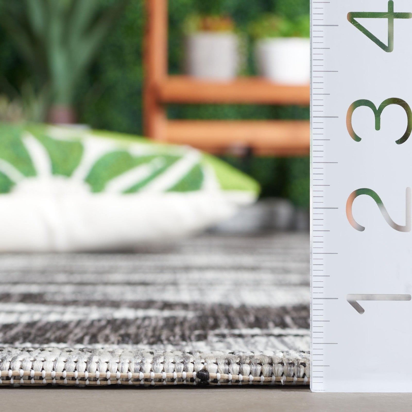 Safavieh Washable Rug Outdoor Courtyard Collection - 4 Square Black Grey