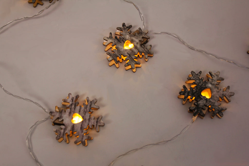 10 LED Battery Operated String Light with Wooden Snowflake - Warm White