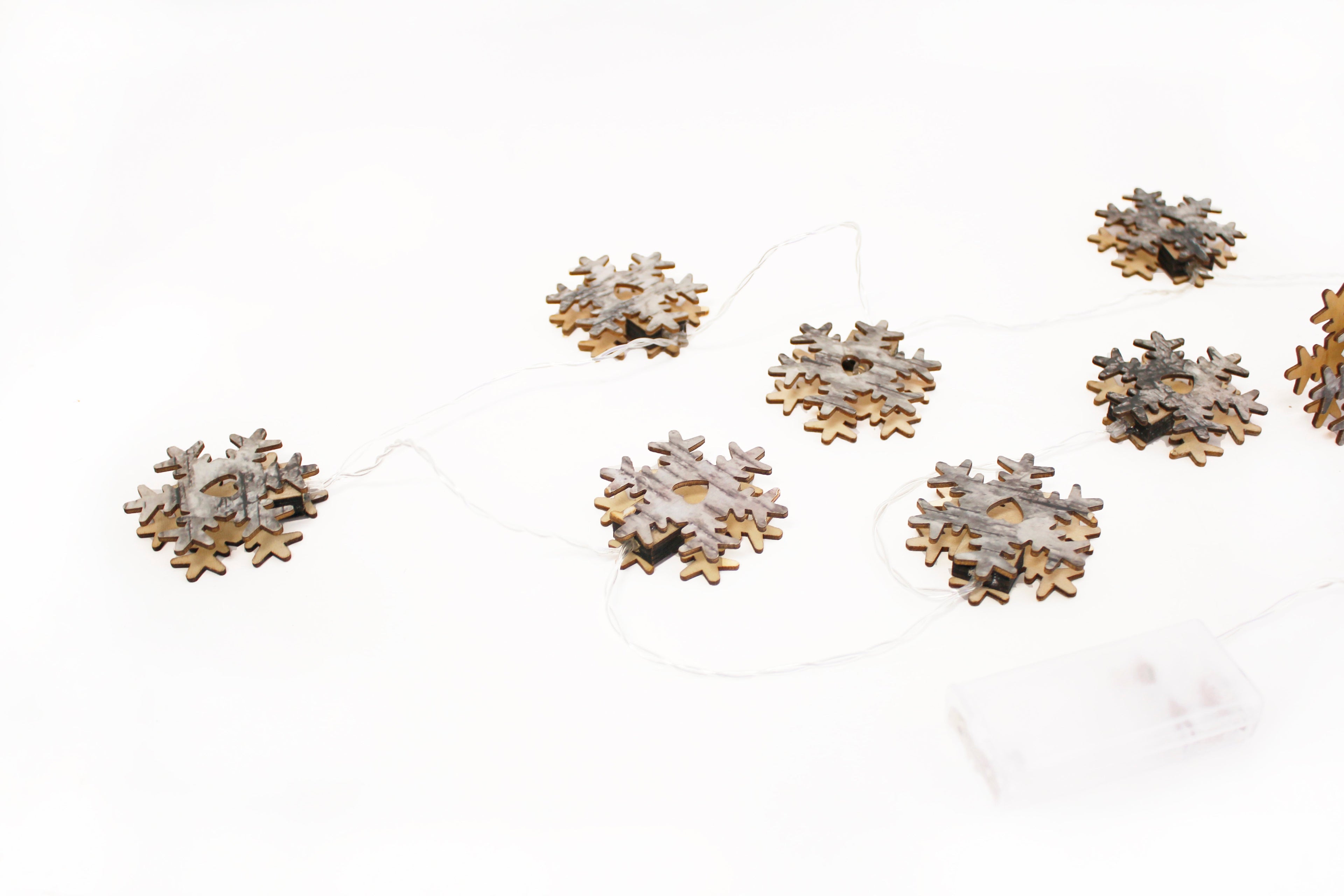 10 LED Battery Operated String Light with Wooden Snowflake - Warm White