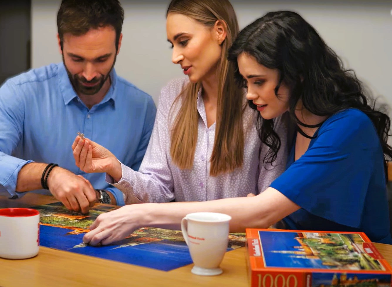 2000 Piece Jigsaw Puzzle, Moraine Lake, Banff National Park, Canada, Scenic Canadian Rockies Nature, Mountain Landscape, Adult Puzzle, Castorland C-201037-2