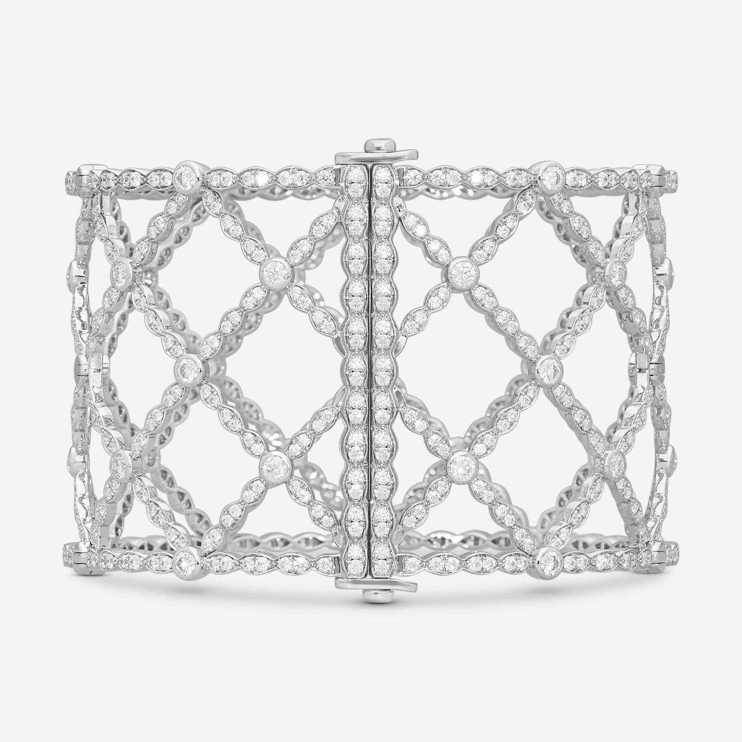 Hearts on Fire - 18K Lorelei Lattice Diamond Intensive Bangle 8ct HFBLORDILAT08308W