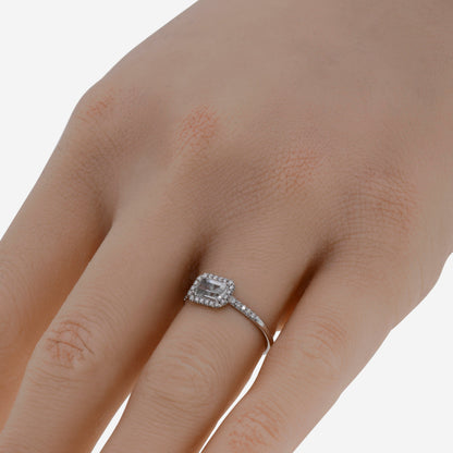 SUZANNE KALAN -  14K White Gold Diamond and White Topaz Ring  (Gross: 1.9 gr.; DIA: 0.14 ct. twd.) - PR530-WGWT-6.5 

Ring Size: 6.5