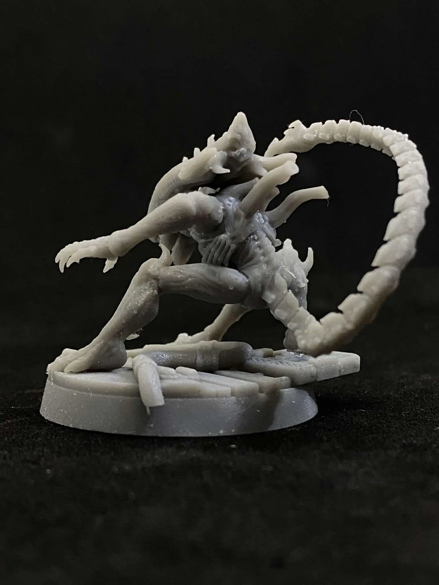 Xeno Cerberus by Papsikels Miniature, 30mm Miniature, 32mm Scale, War Gaming, Proxy for Alien, Table top gaming, Sci-fi, Aliens