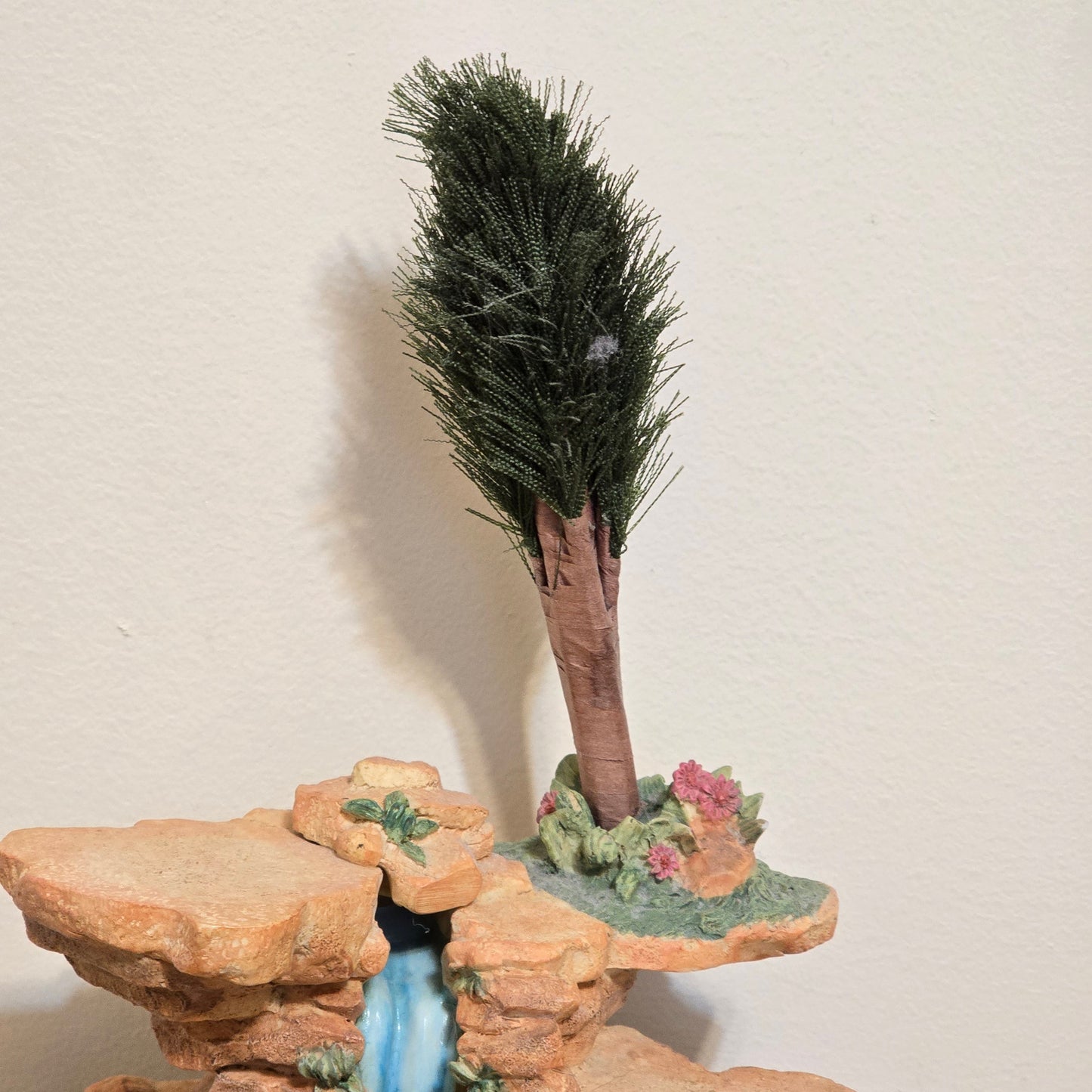 1998 Enesco Friends of the Feather Waterfall Figurine by Karen Hahn